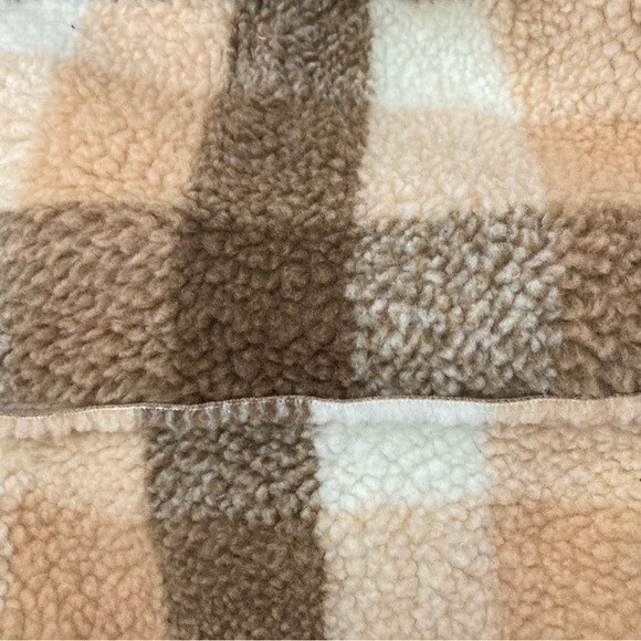 NWOT Glitzy Girlz Tan & Brown Open Front Sherpa Vest Size Small - Picture 12 of 13